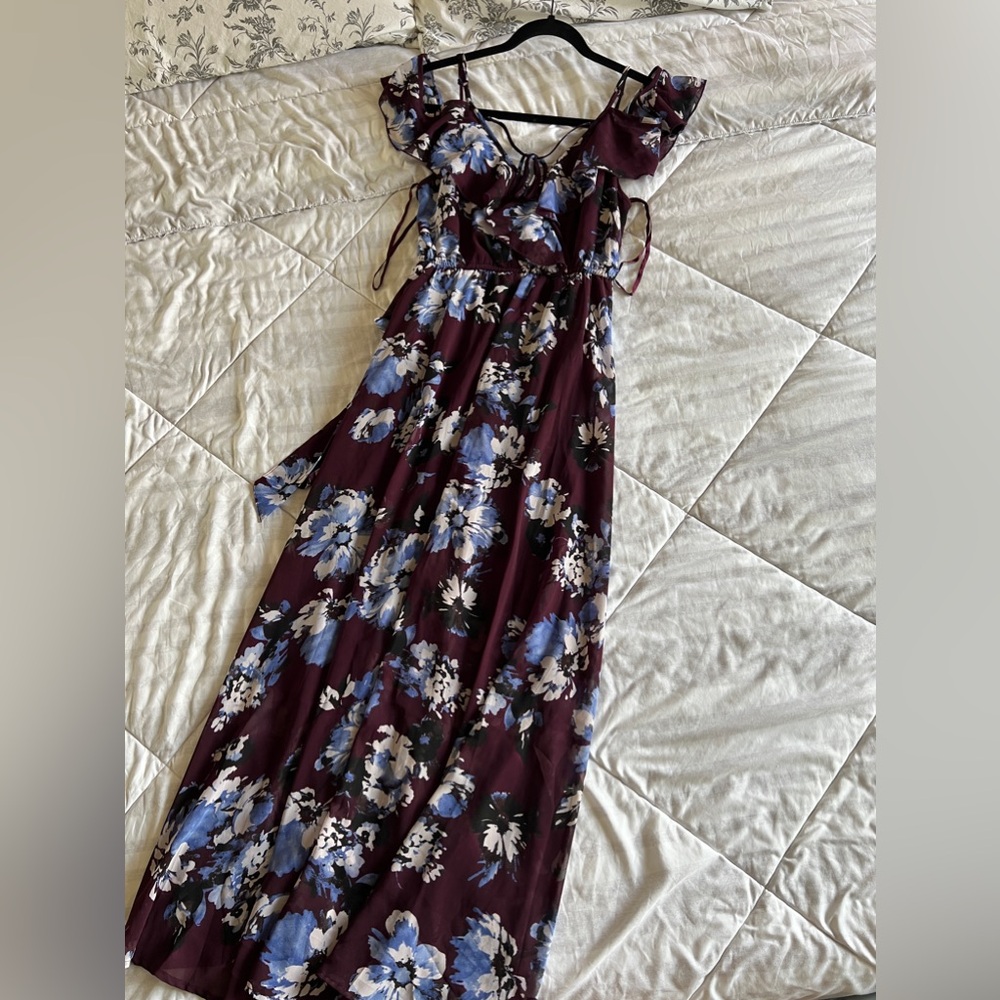 Francesca’s collection Floral Maxi dress
